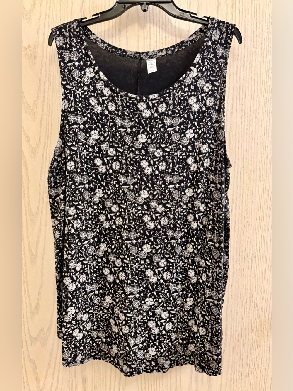 Old Luxe Swing Navy Black and White Floral Sleeveless Tank
